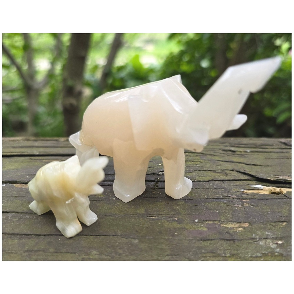 Vintage Hand Carved Onyx Alabaster Elephant Figurines Mother & Baby